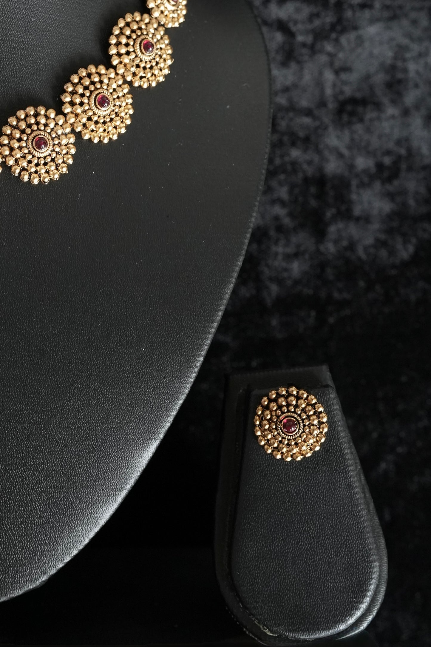 Multi pendent circle necklace