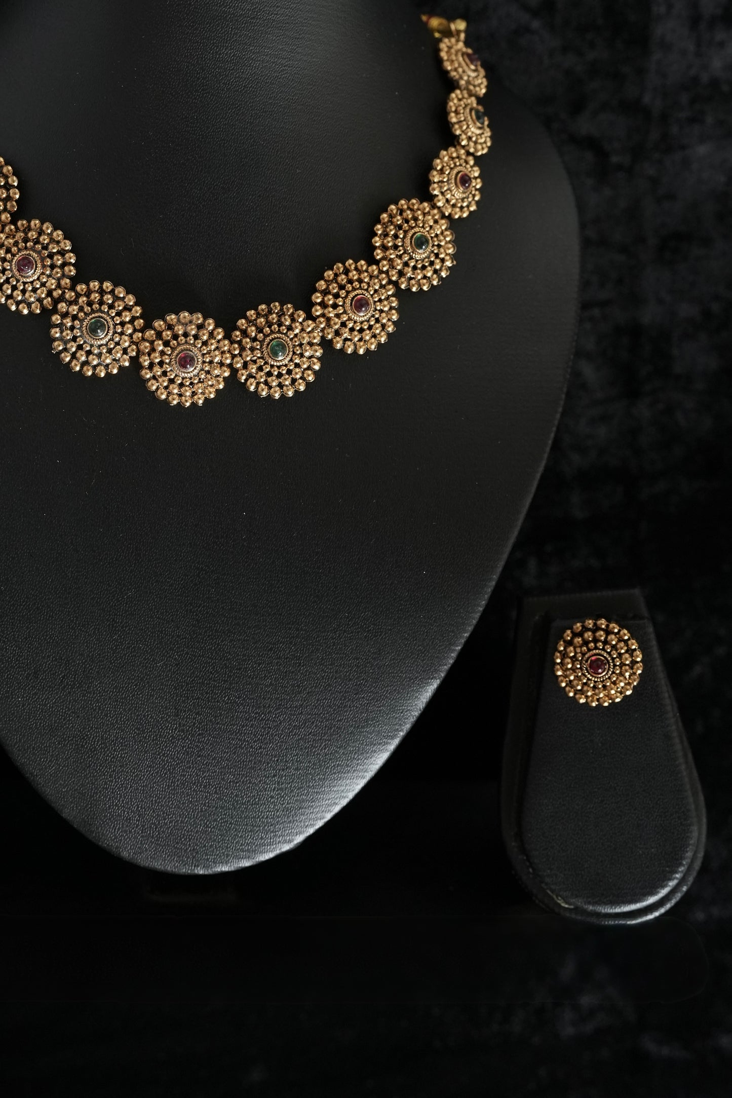 Multi pendent circle necklace