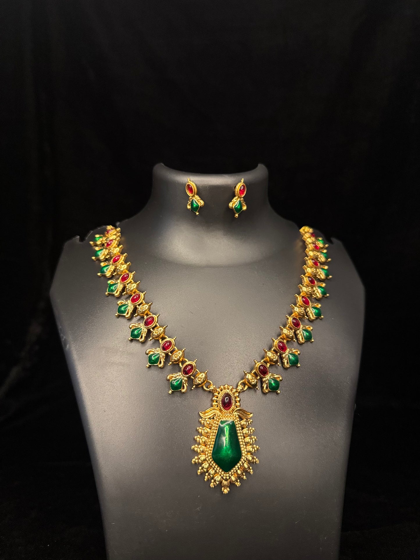 Kovai palakka pendent chain