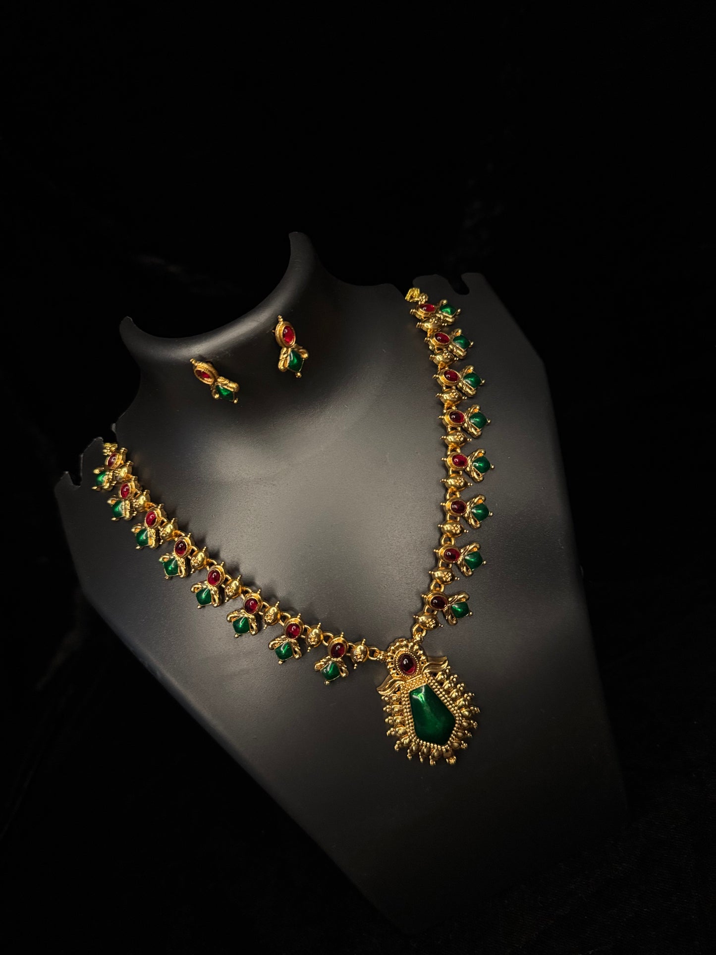 Kovai palakka pendent chain