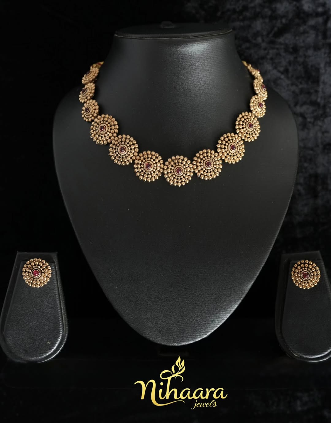 Multi pendent circle necklace