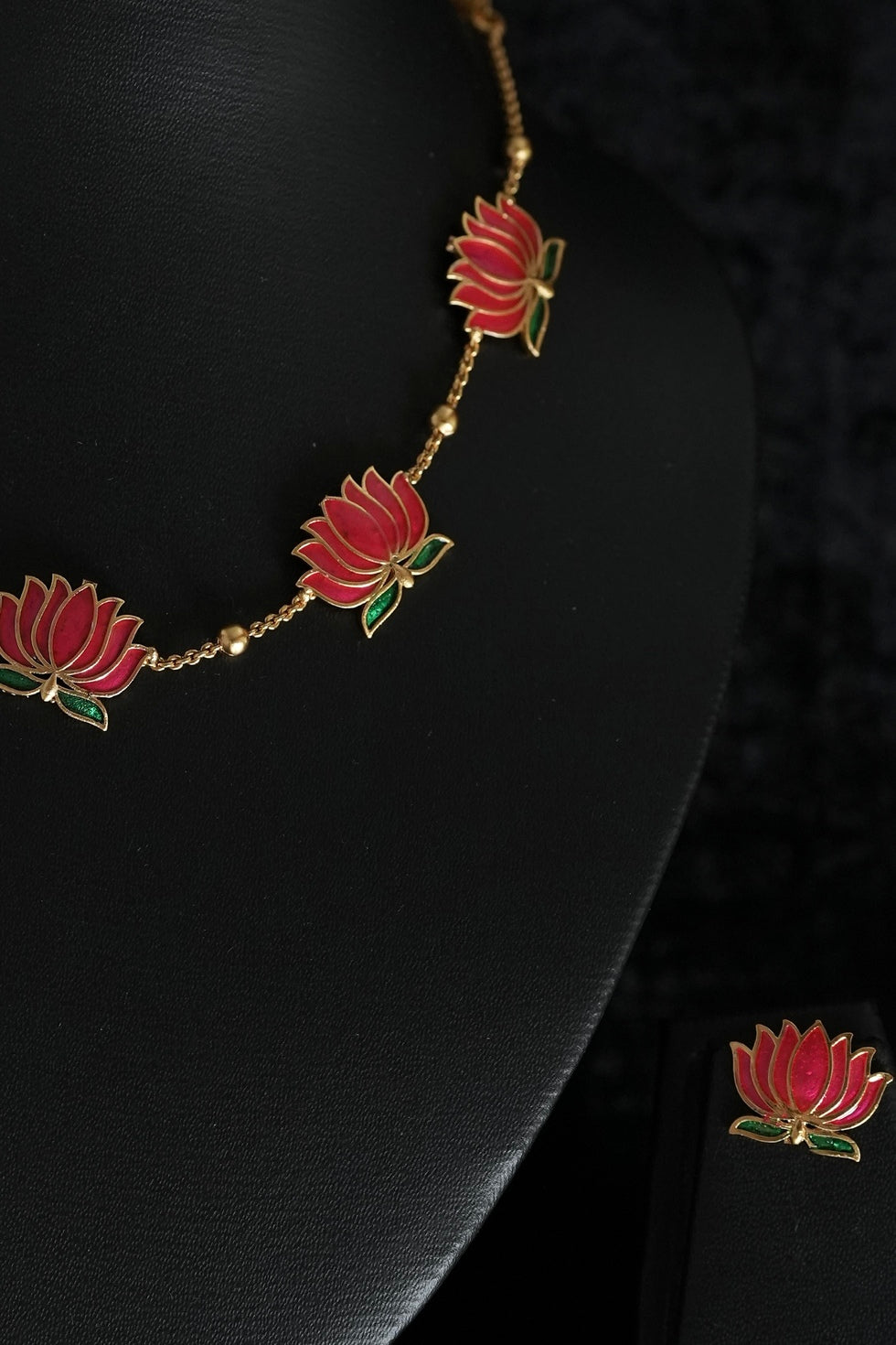 Lotus necklace