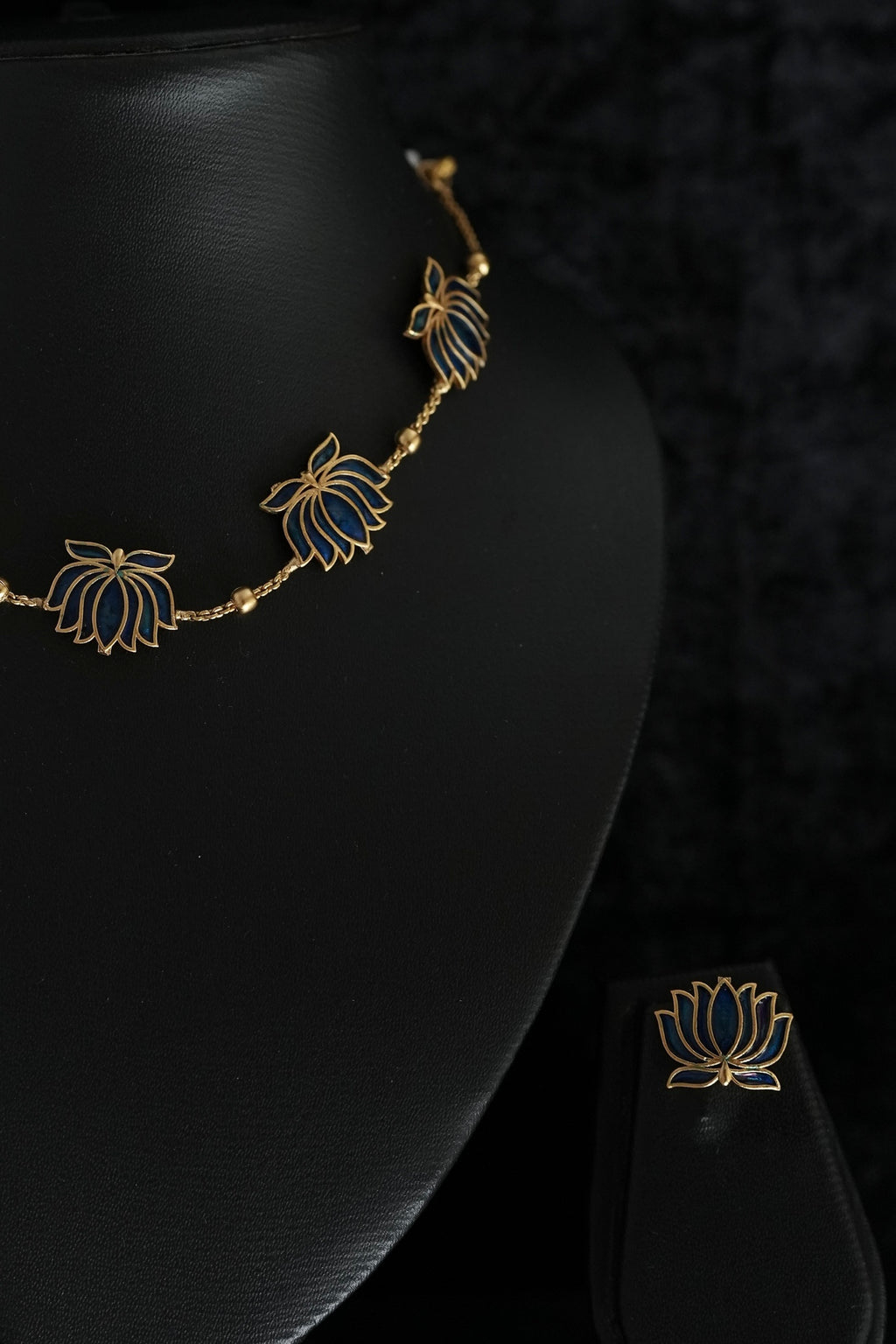 Lotus necklace