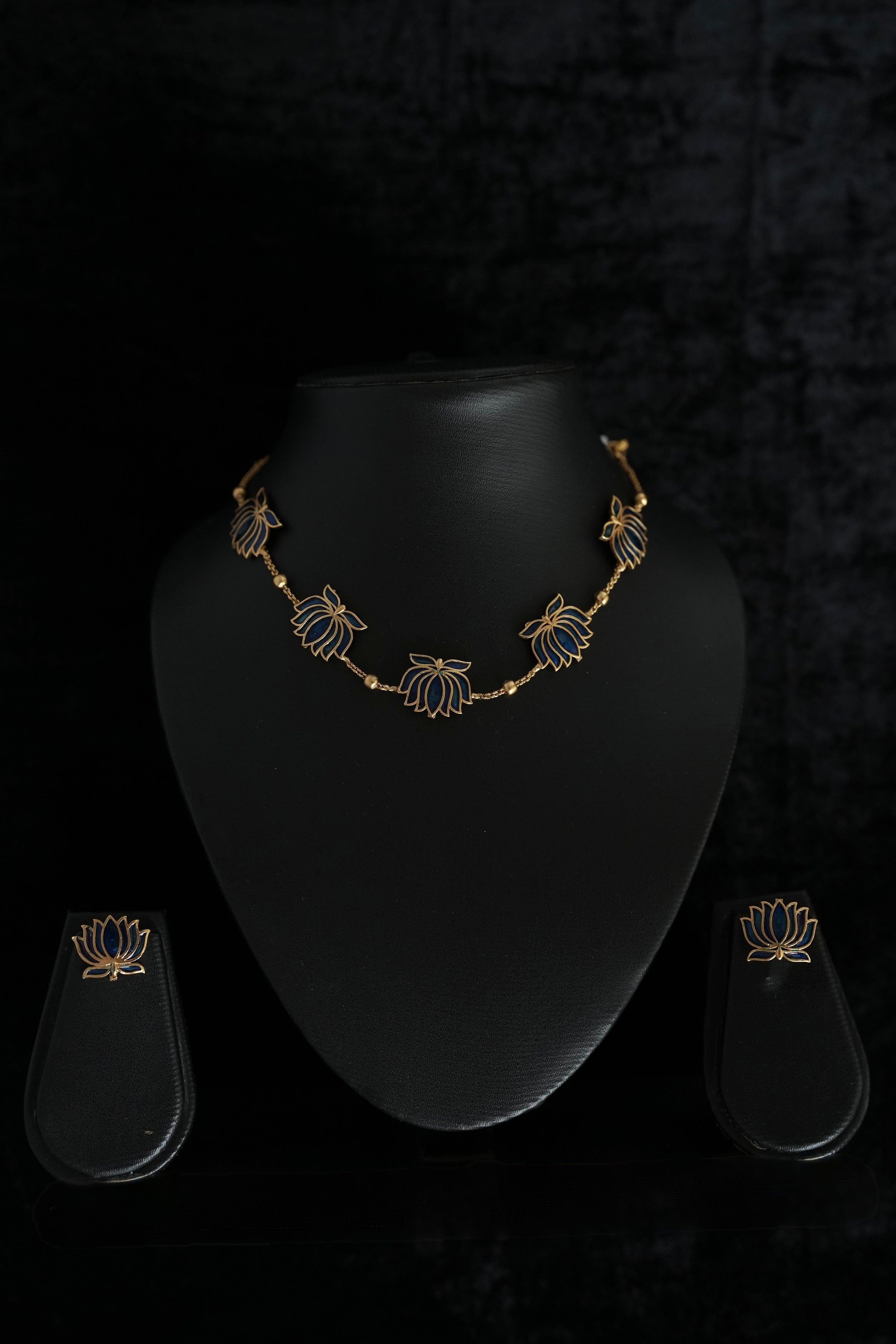 Lotus necklace