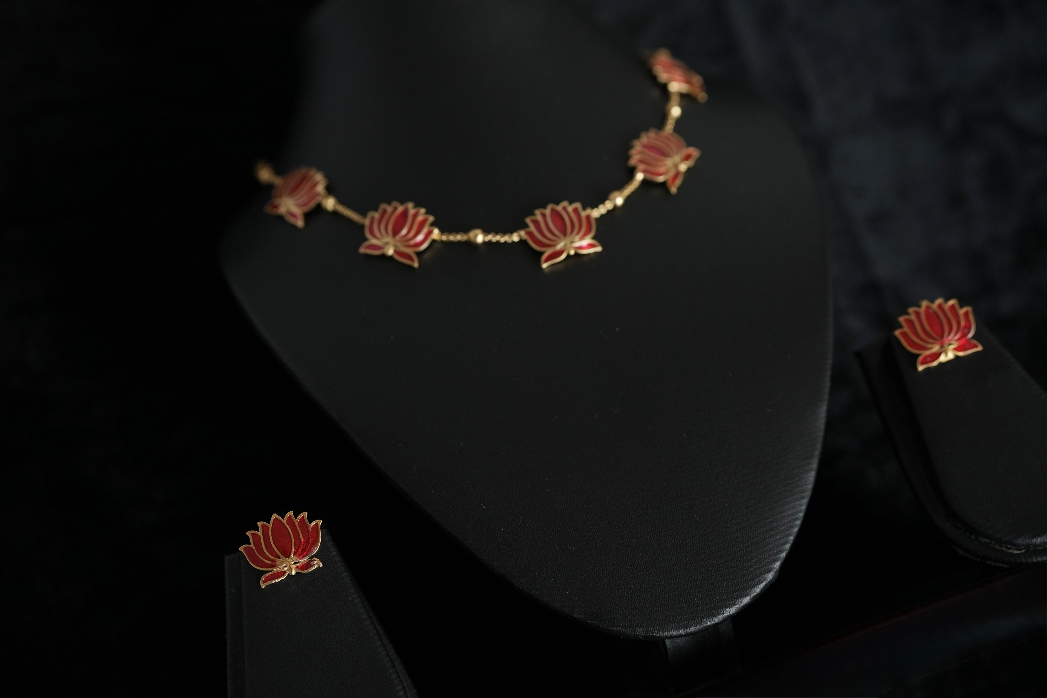 Lotus necklace