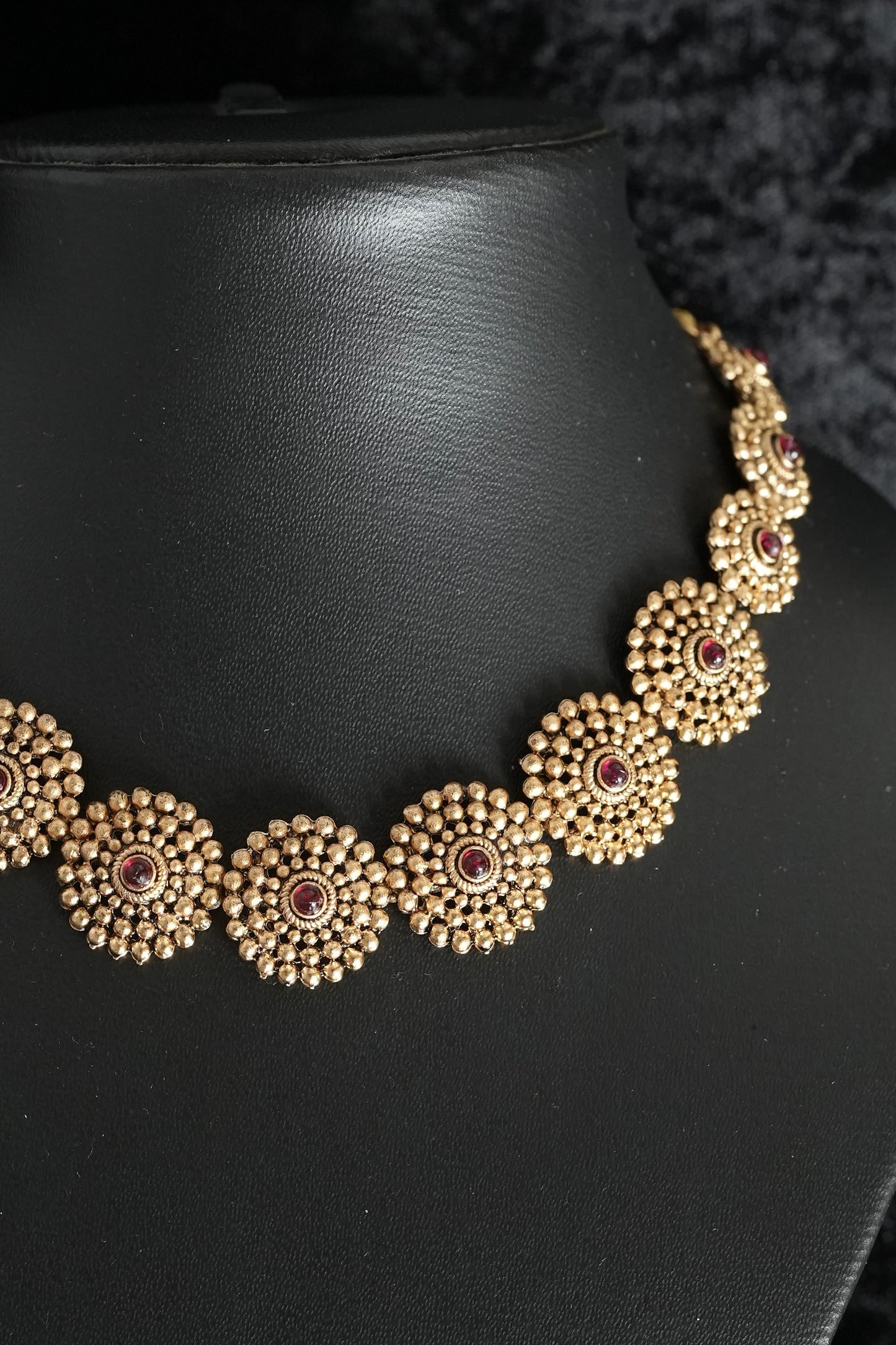 Multi pendent circle necklace