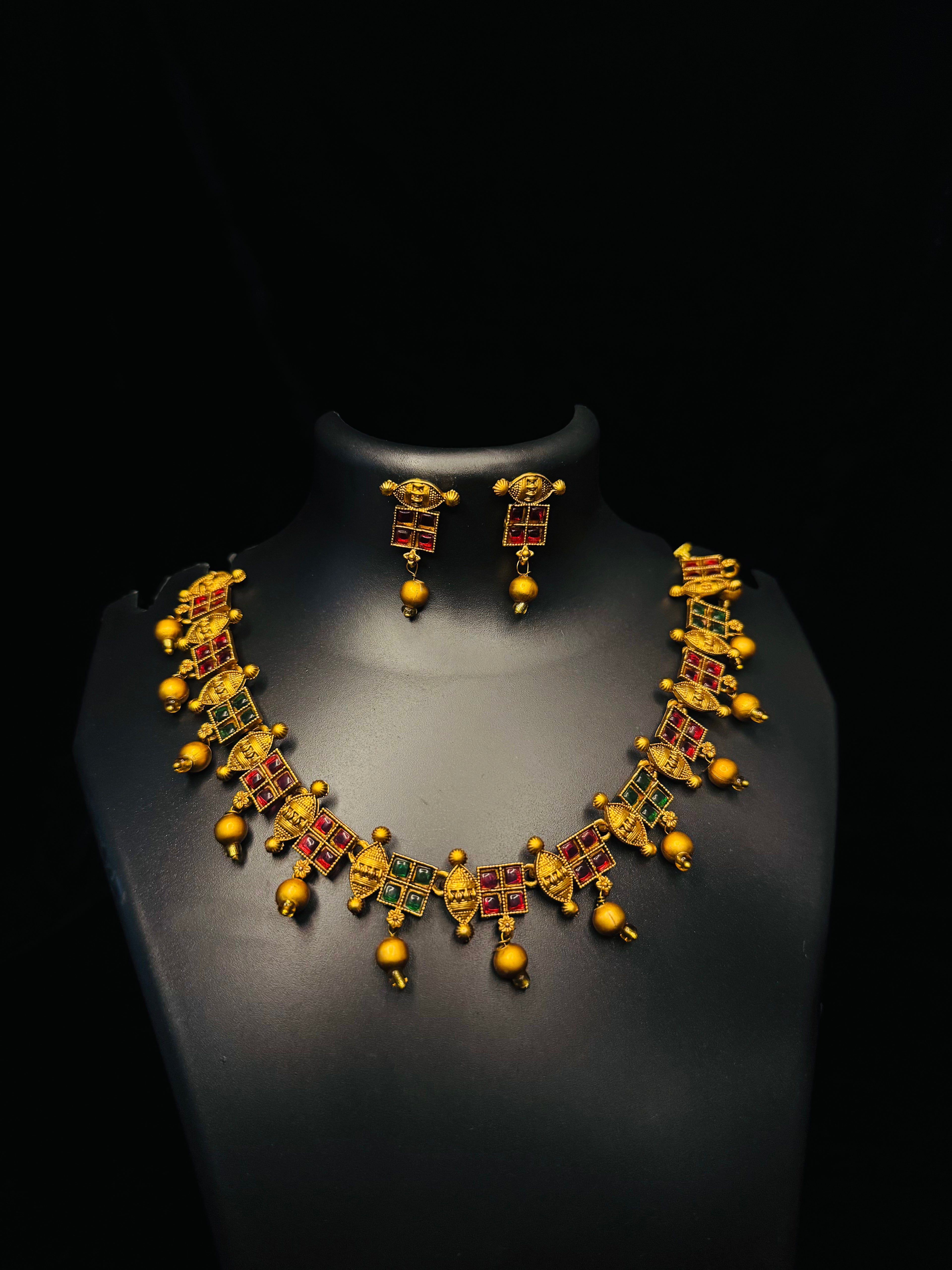 Chathuram necklace