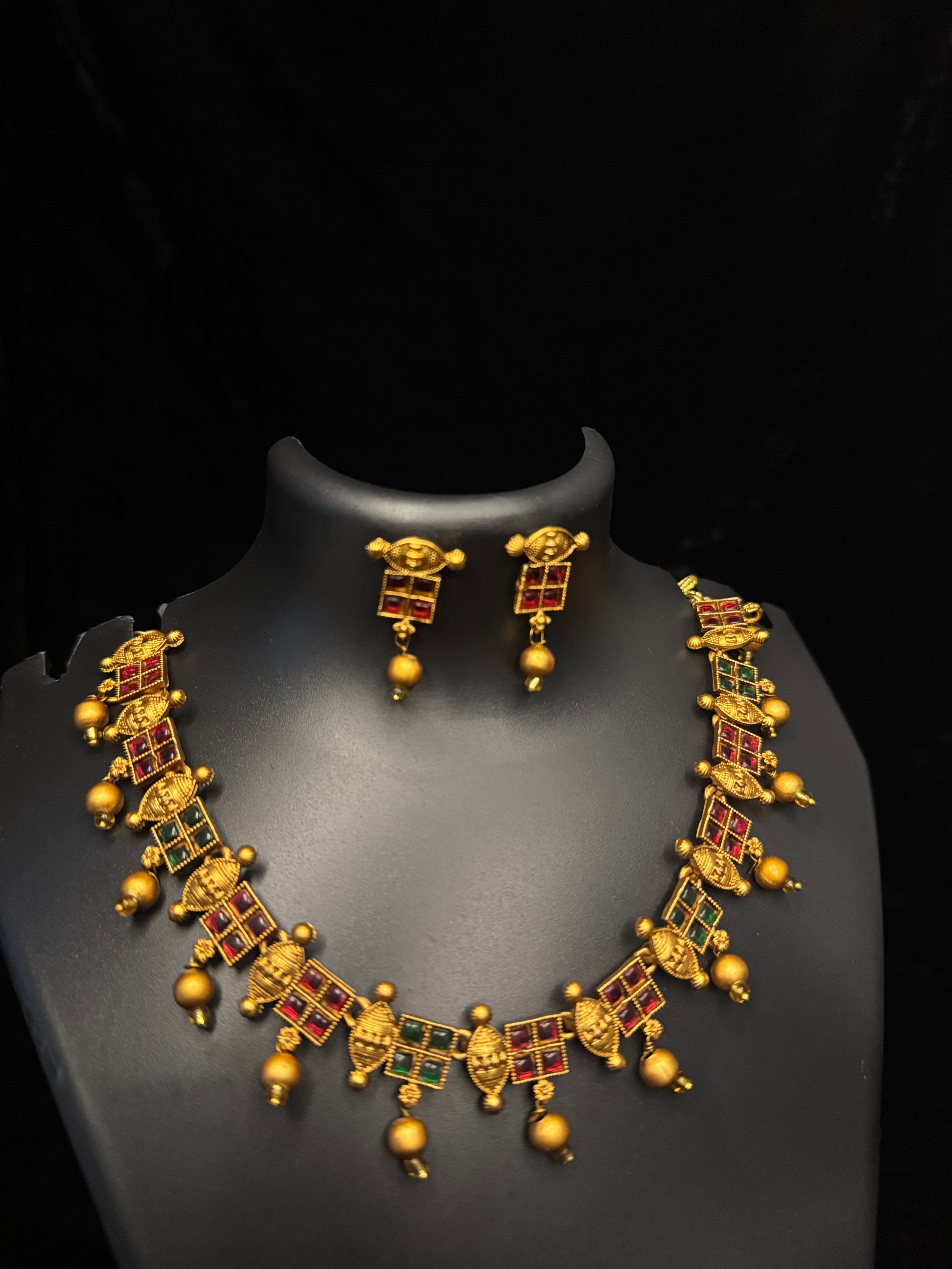 Chathuram necklace