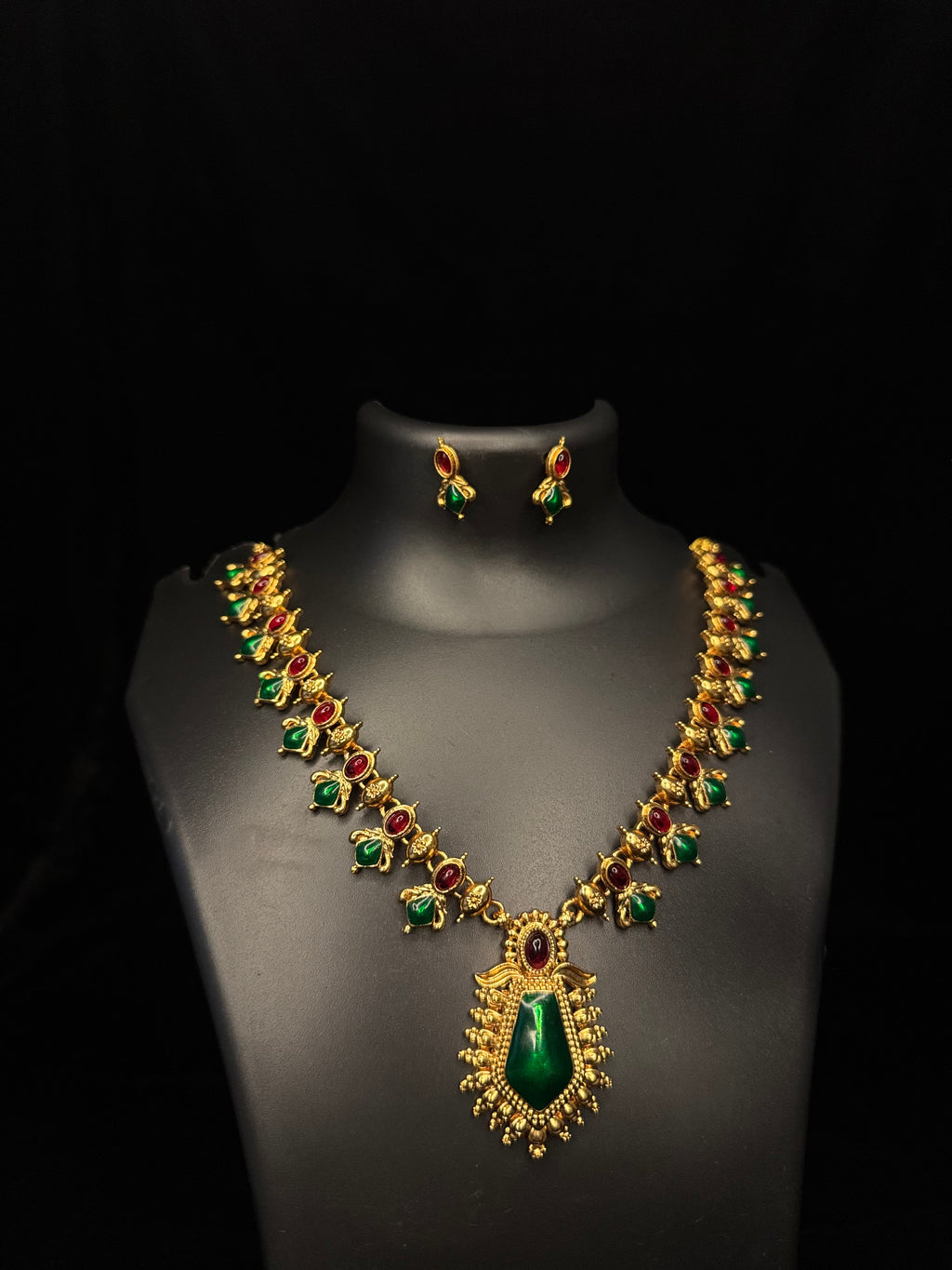 Kovai palakka pendent chain