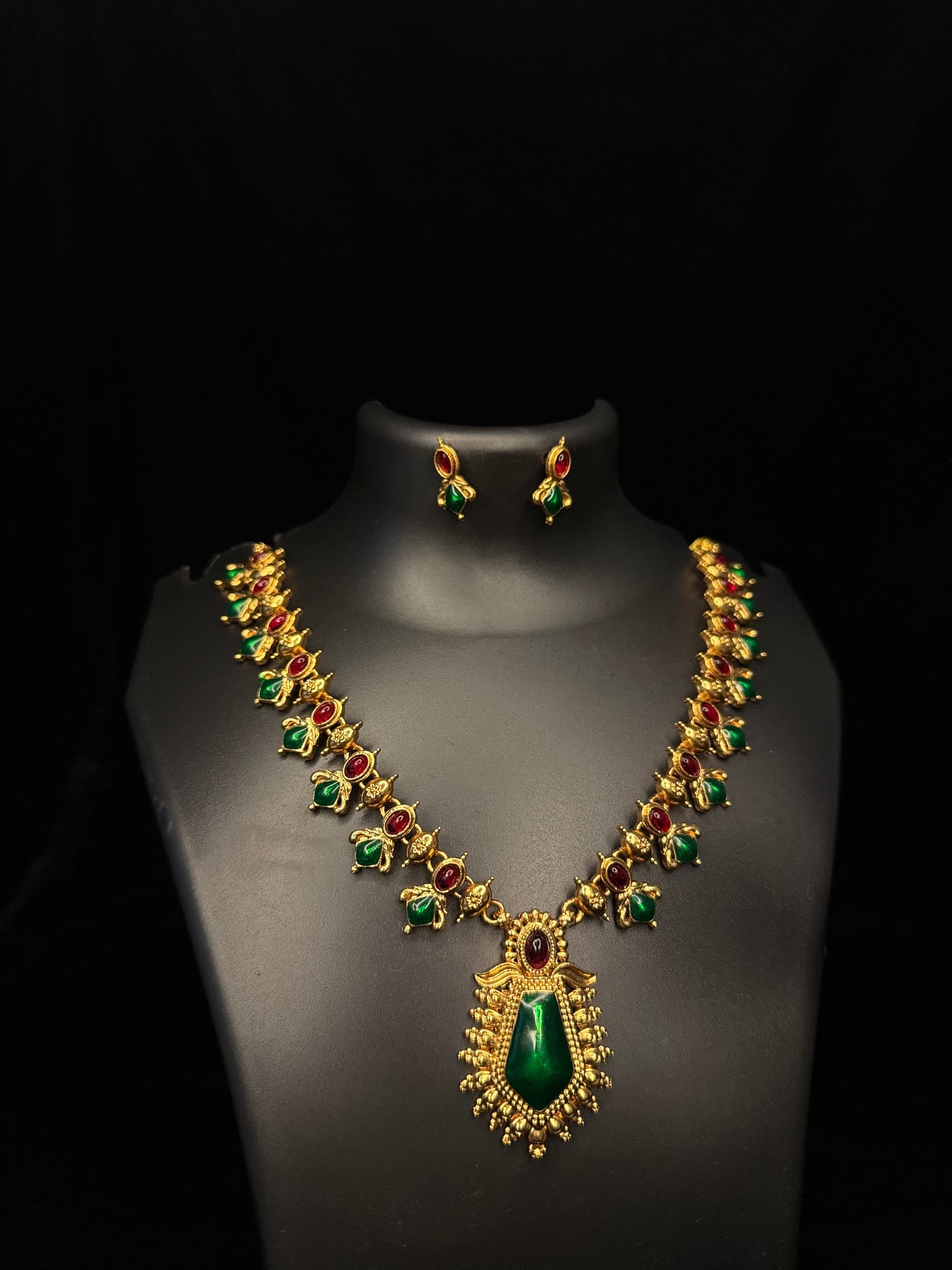 Kovai palakka pendent chain