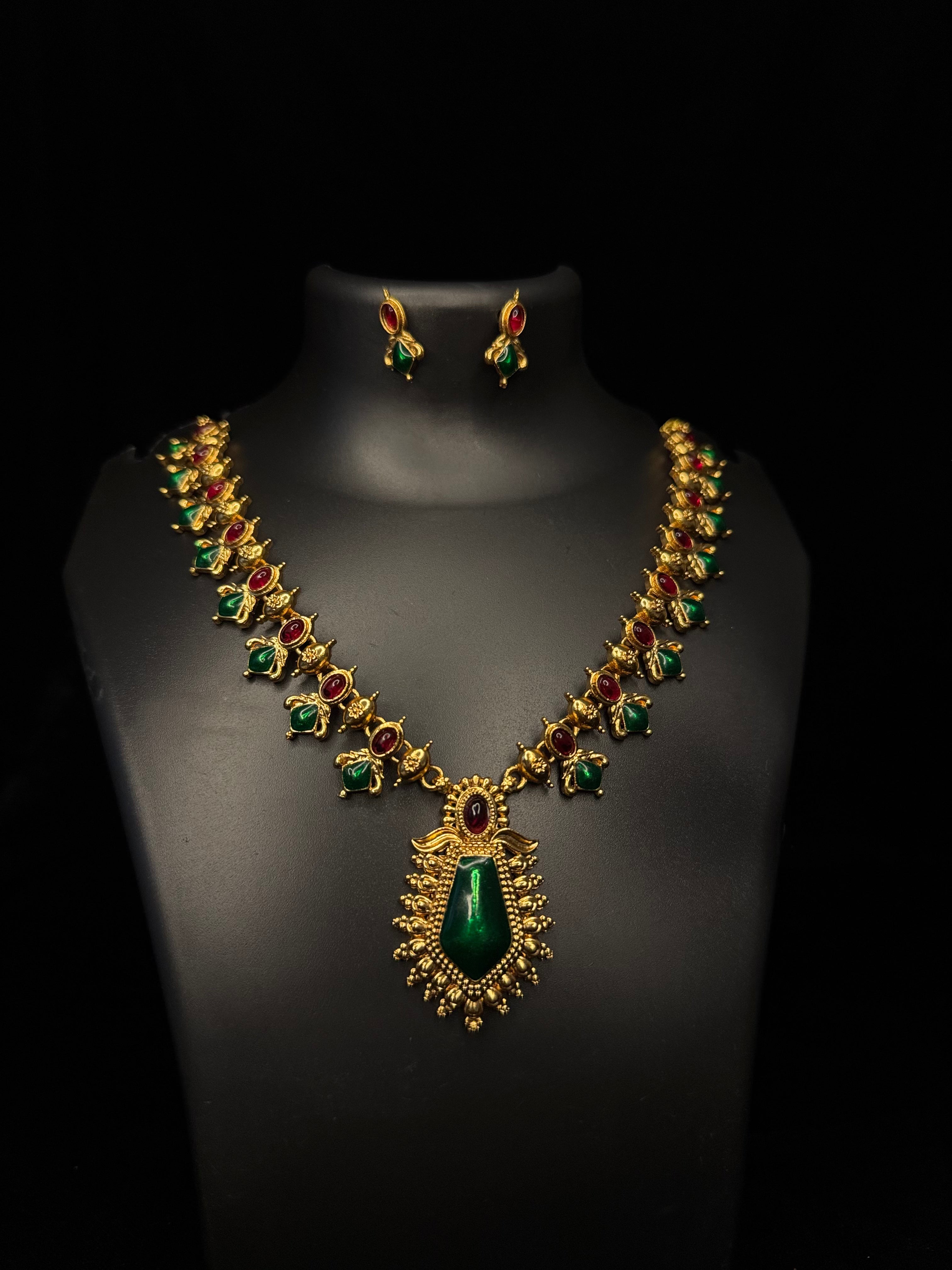 Kovai palakka pendent chain