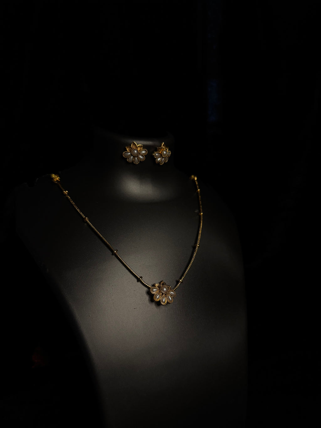 White beauty chain