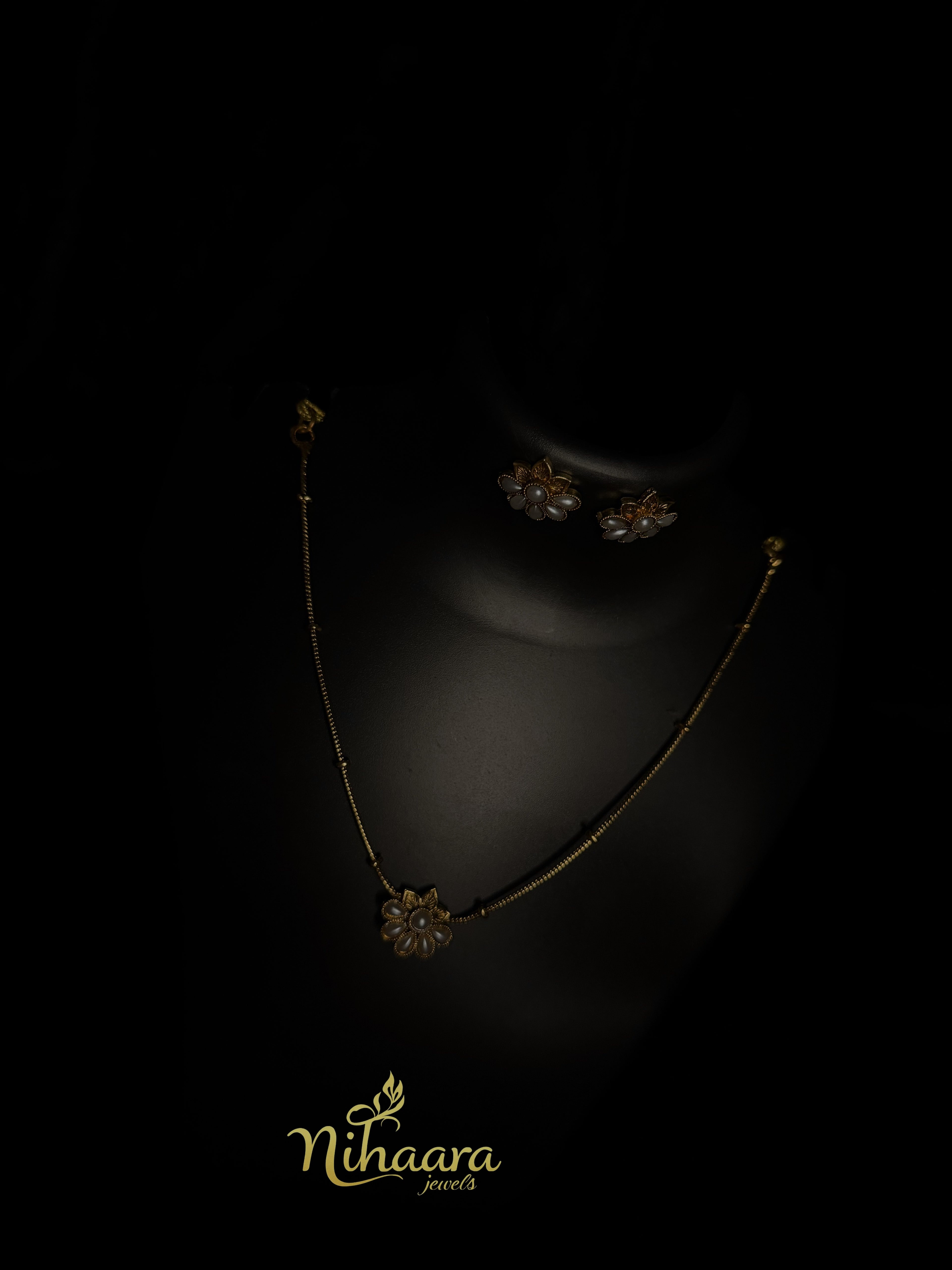 White beauty chain