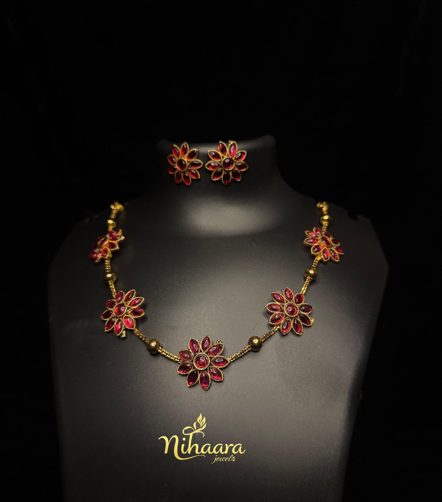 Kusumam Necklace