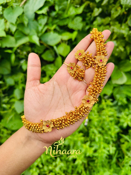 Flower necklace
