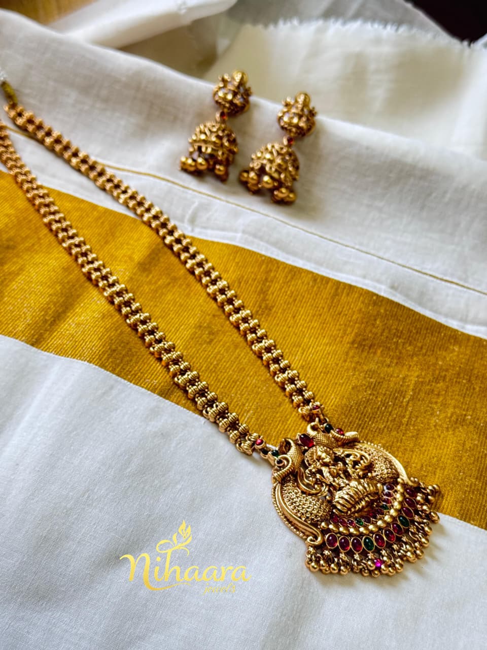 Inaara long chain