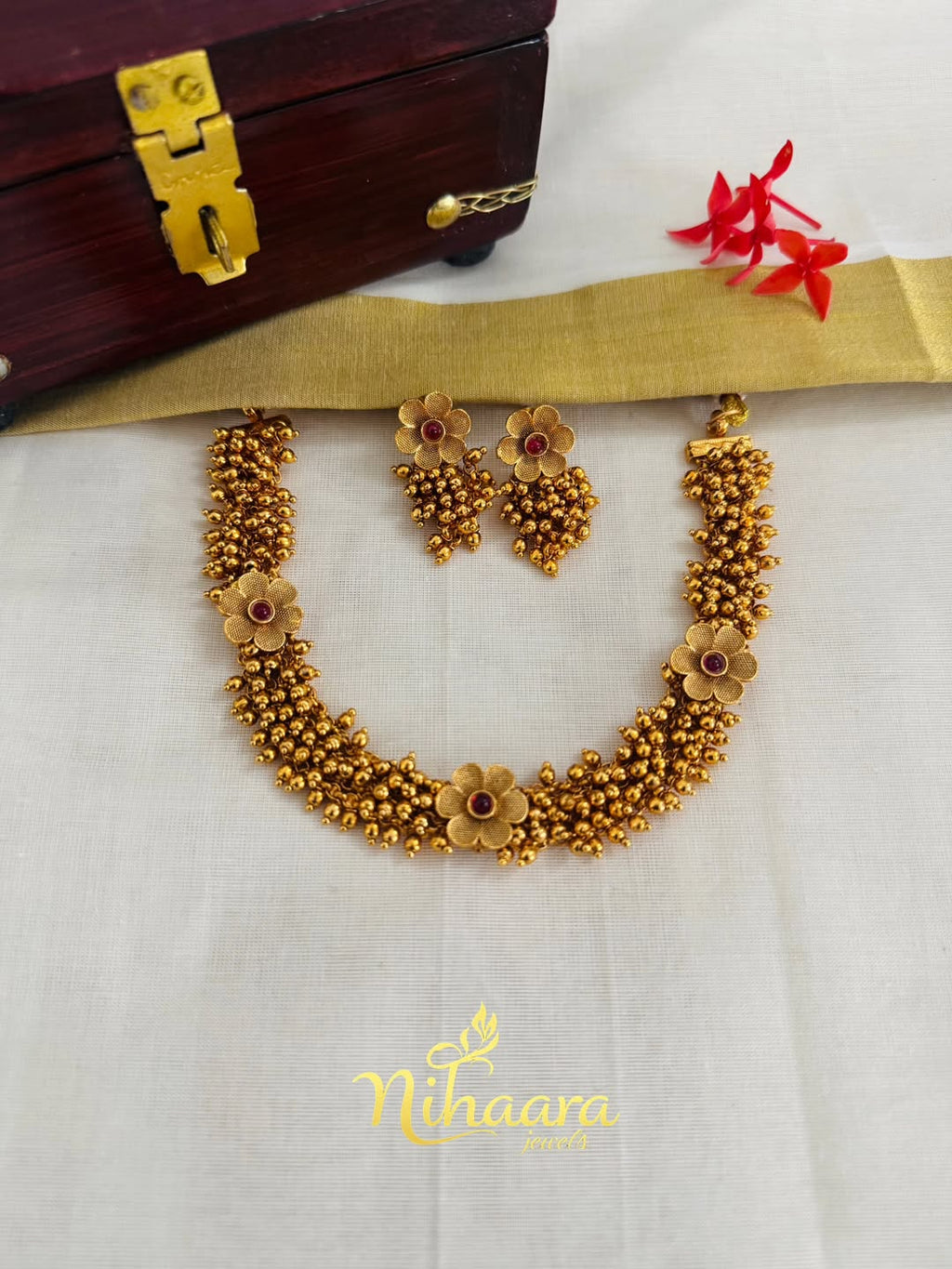 Flower necklace